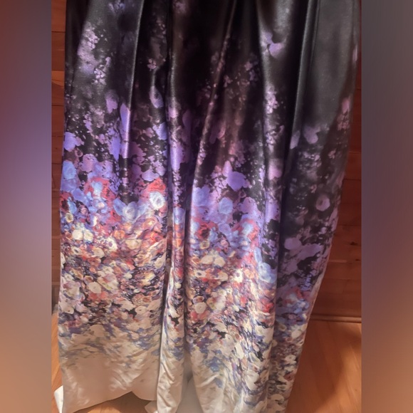 Size 10, Betsy Adam strapless dress with zipper and clasp on the back worn once - Picture 4 of 4